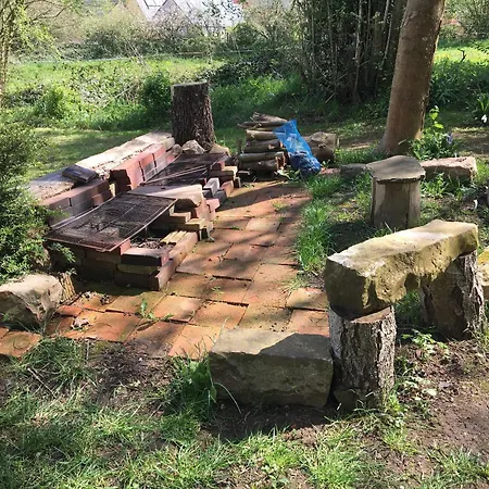 Grande Maison Familiale Avec Jardin, Terrasse Et équipements De Loisirs, Proche Forêt De La Charnie - Fr-1-410-297 *