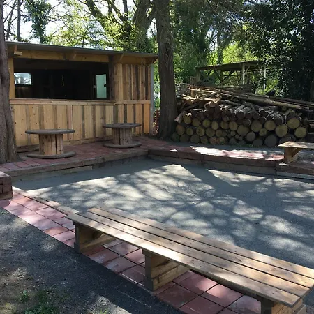 Hébergement de vacances Grande Maison Familiale Avec Jardin, Terrasse Et équipements De Loisirs, Proche Forêt De La Charnie - Fr-1-410-297 Chemiré-en-Charnie