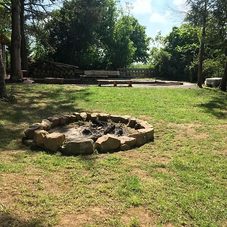 Casa de Férias Grande Maison Familiale Avec Jardin, Terrasse Et équipements De Loisirs, Proche Forêt De La Charnie - Fr-1-410-297