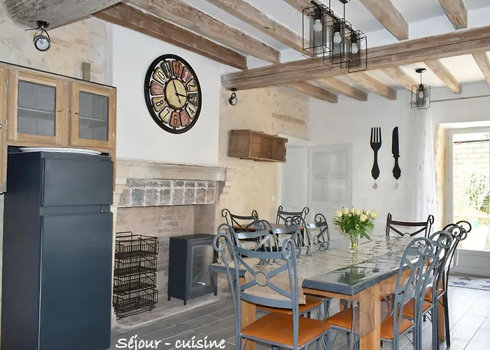 Grande Maison Familiale Avec Jardin, Terrasse Et Equipements De Loisirs, Proche Foret De La Charnie - Fr-1-410-297 * Chemiré-en-Charnie